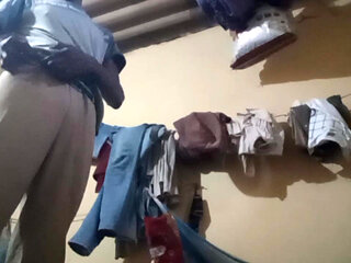 Aaj morning time mein land khada ho gaya building mein desi aunty ki sexy chudai