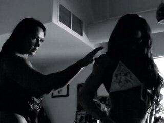 Amateur arty babe sucks and tugs