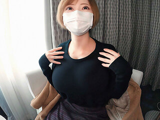 Magazine Cover Colossal Breasts G-cup Gravure Idol Completely Personal Gonzo Video Taken in Top Secret