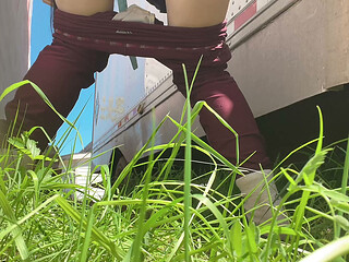 find a private spot for piss