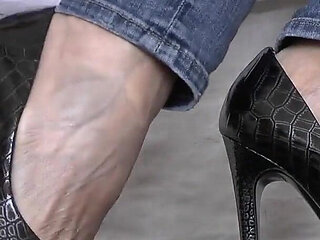 For Hot High Heel Cumshots, Cum in My High Heels, POV, JOI, Lady Victoria Valente