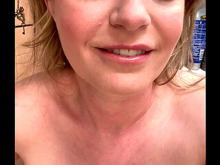 Pretty Girls Squirt Stinky Pee!