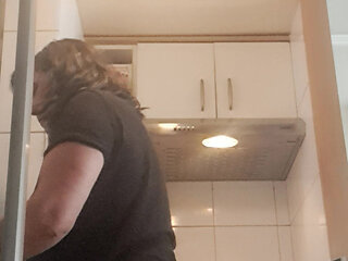 milf washing dishes in panties