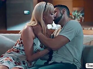 Bigtits Shemale Stepmom Gets Bareback Fucked By