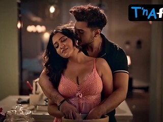 Simran Kaur Baps, Undergarments Sequence in C.e.o
