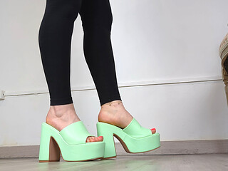 (669) Shoe Collection: Green Block Heel Mules - Dame Olga (4k)