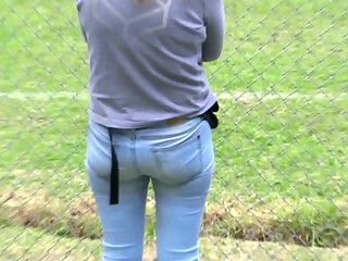 I pull down my stepmother'_s jeans to jerk off and cum several times on her big ass