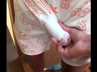 Twink sozinho em casa recebe um tecnico dotado e o final ninguem esperava - Twink alone at home receives a gifted technician and the end no one expected