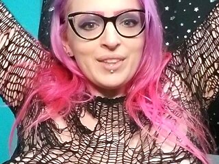Amateur blond girl with big boobs getting fucked