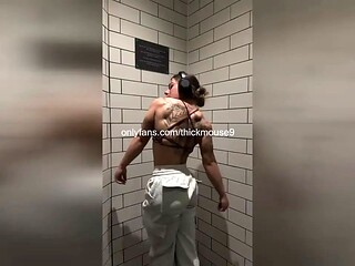 She Accidentally Livestreamed Her Pussy - You Won't Believe It!