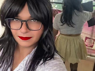 Dancing doll