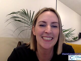 RosieLoveUK Online sex chat at CharmCams