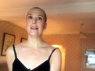 Blonde milf from Minneapolis solo with beads
