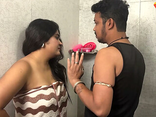 Pulamber nai bath room ka toti thik karty karty malkin kai sath kar dala sex