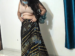 Stepmom Change Dress Wear a Saari