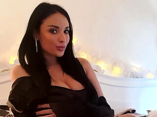 Big titty babe Layla Rose solo dildo masturbation