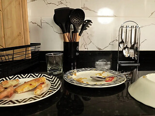 My perfect stepmom and I have an argument over dirty crockery.
