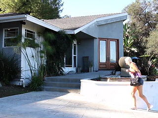 Alyssa Lynn Rubs her Pussy - and gets licked