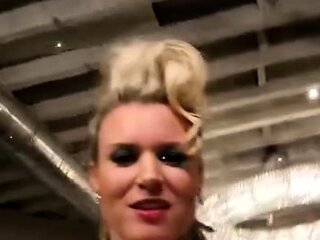 Close up MiLF getting it in the ass