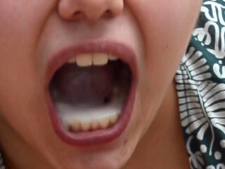 Amateur Girl Sucking Dick Until I Cum in Her Mouth