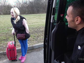Blonde fucked in van keep fucking stranger when police check her