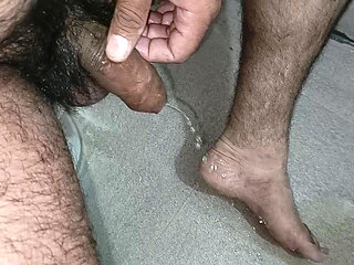 Aaj mene apne Saman ki thuk se massage ki