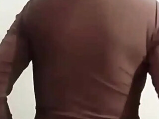 Novice mom snatches up his dick before climaxing in homemade video