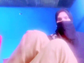 Fun in the Hijab  I Am Peeing