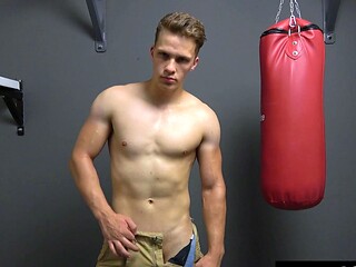 Fit Teen Gets Handjob From Stranger After Gym Workout