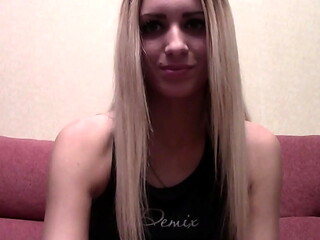 Jenny B 19 Yr Old Blonde Non-Nude SFW Webcam