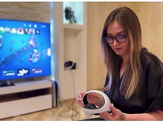 Tricky Stepson Fucks His Naive Stepmom While She Is In Virtual Reality