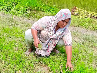 Hot Bhabhi enjoys big ass sex in Indian Village