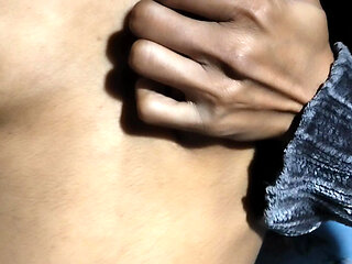 Bhabhi Apni Boobs Dikha Kar Peeni Bula Rahi Hai Devar Ko 