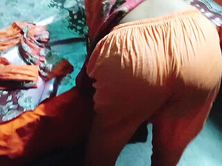 Desi Indian Bhabhi and Servant Sex video