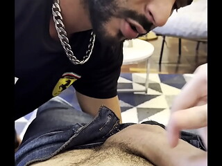 descobri que o filho do meu vizinho tinha uma mega rola