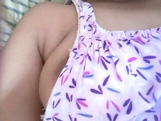 Desi Anne Big Shaggy Boobs