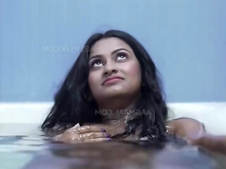 Nahate hue step sister ki nangi video bna kar viral kar di