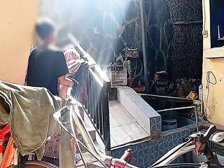 Hot Indonesian Hijab Housewife Gets Passionate Creampie From Stepcousin