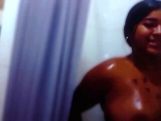 Lil Latina Shower Show Slo-mo