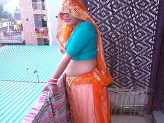 Deal with New Friend for Fucking Her Tight Pussy at Hotel.