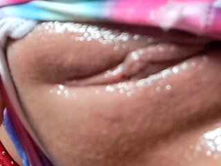 INFLUENCER GETS HER FINGERS IN HER RICH PUSSY AND HER BIG TITS