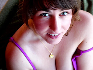 Stepmom's Naughty Seduction