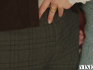 VIXEN Flawless Redhead Nicole Vaunt Has The Most Intense Orgasm In Passionate Sex With Fan