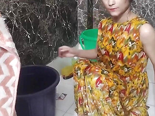 Sister in law ka big bobs bathroom me dekh liya