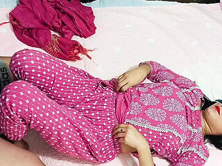 Muslim girlfriend ko bra khol kar boobs daba diya