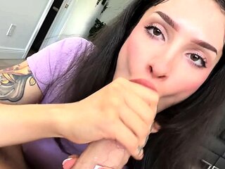 Cheating Latina Girlfriend Wants a Creampie