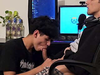 I Wanted Dick So I Teased My Boyfriend While He Was Playing