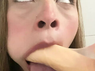 GREAT DILDO DEEP THROAT