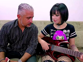 Meu pradrastro me deu uma guitarra de presente e no final deu a rola tambem RED1