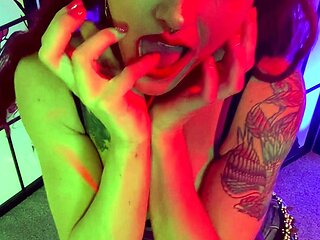 Brunette Solo Webcam Masturbation